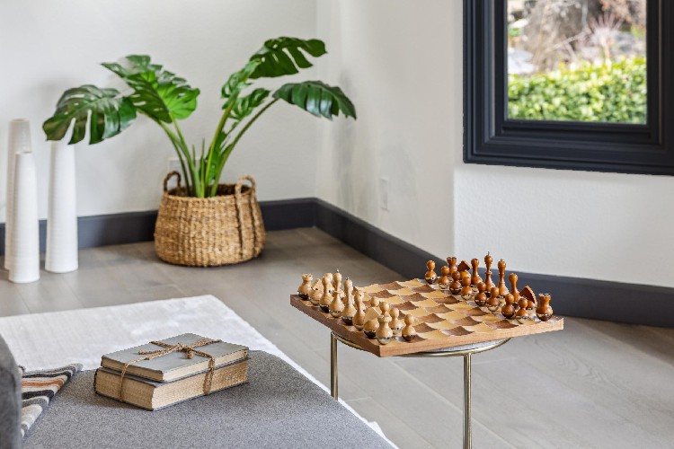 101 Bel Air Rd, Antelope, CA 90077