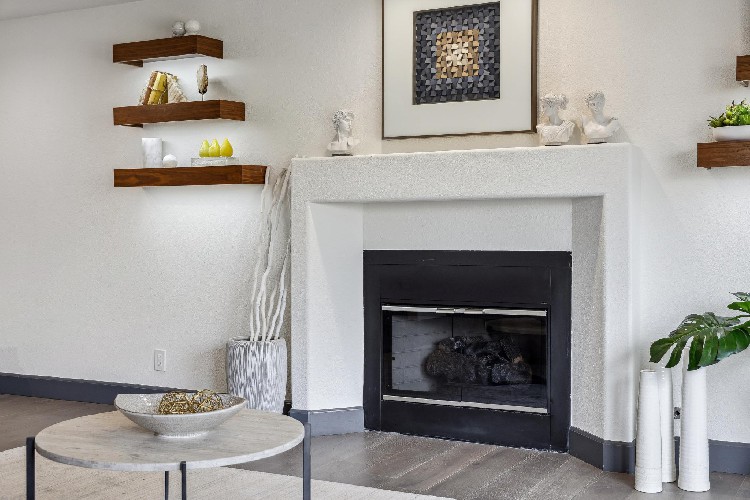 101 Bel Air Rd, Antelope, CA 90077